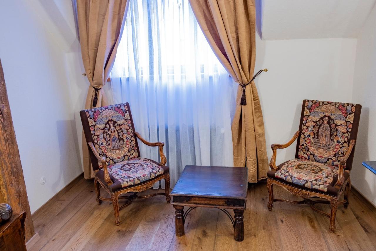 The Throne - M Museum Hotel Sighişoara Buitenkant foto