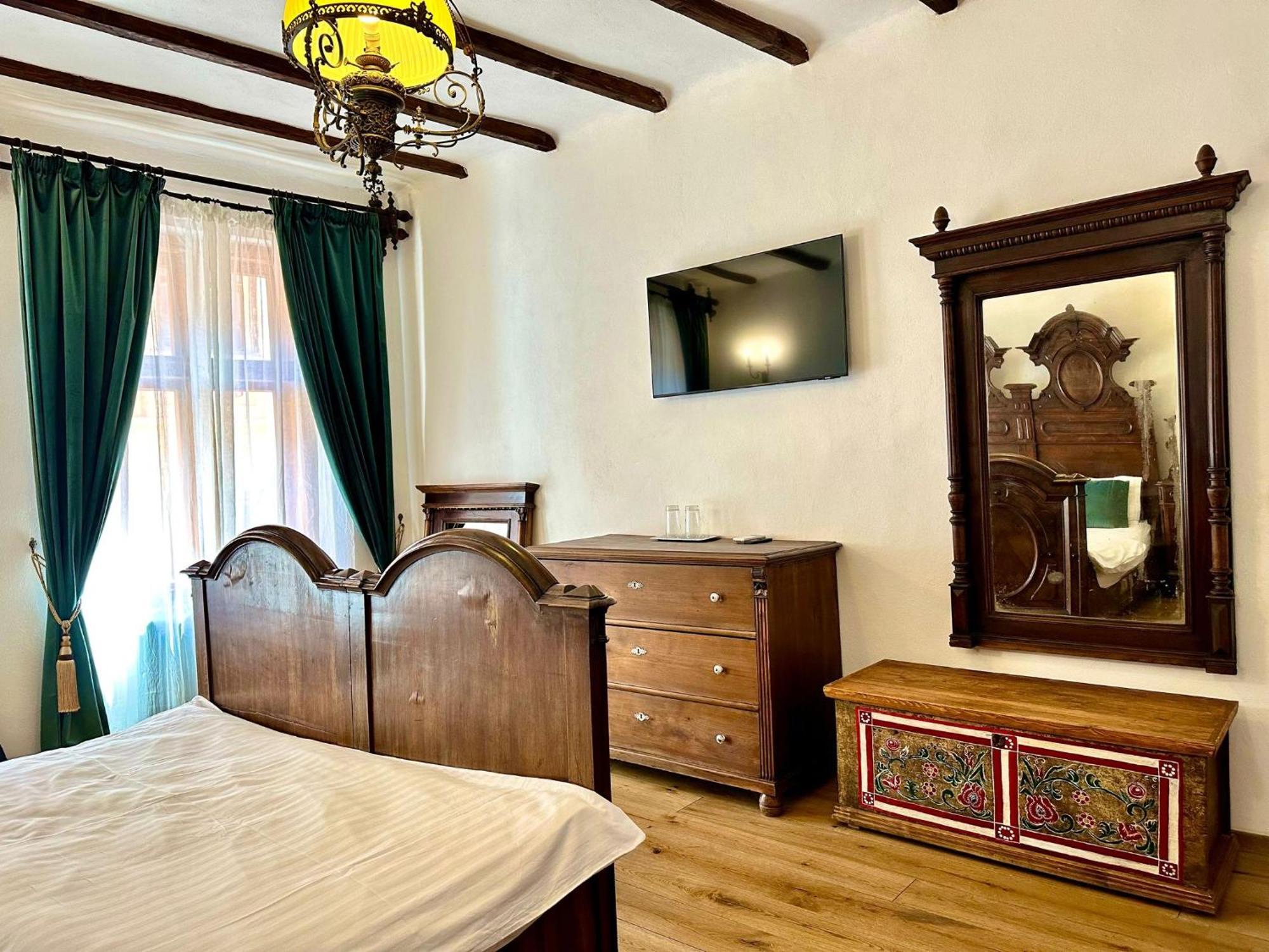 The Throne - M Museum Hotel Sighişoara Buitenkant foto