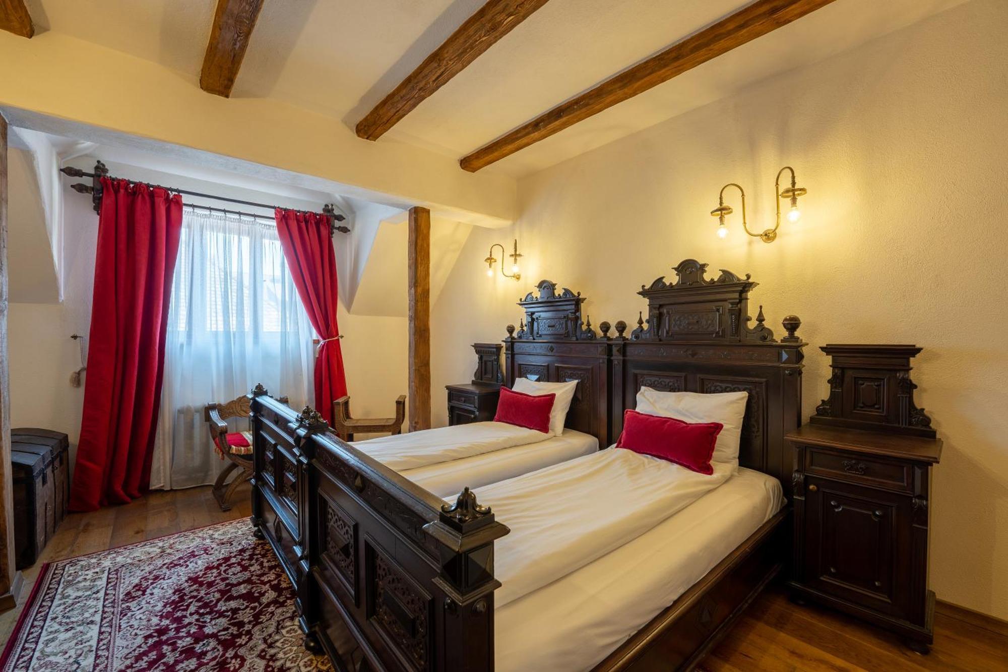 The Throne - M Museum Hotel Sighişoara Buitenkant foto